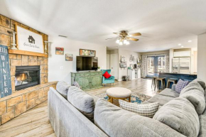 High-Country Home with Gorgeous Views 1 Mi to NAU!